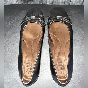 Life Stride Women's silver  Flats